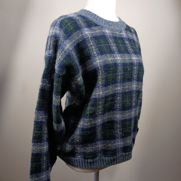 Northern Reflections Blue Plaid Crew Neck Sweater, Size Large - Picture 4 of 14